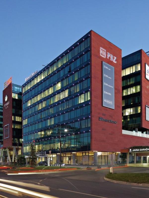 Expert opinions: quality of completed works on a business centre